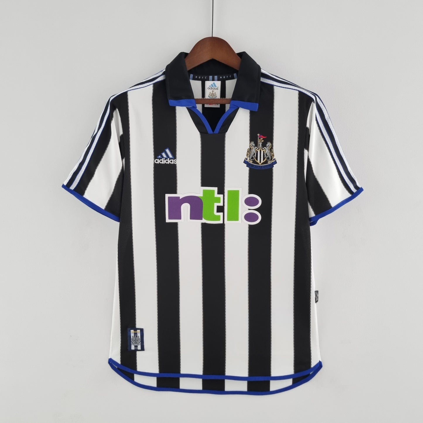 Newcastle 00/01 Home