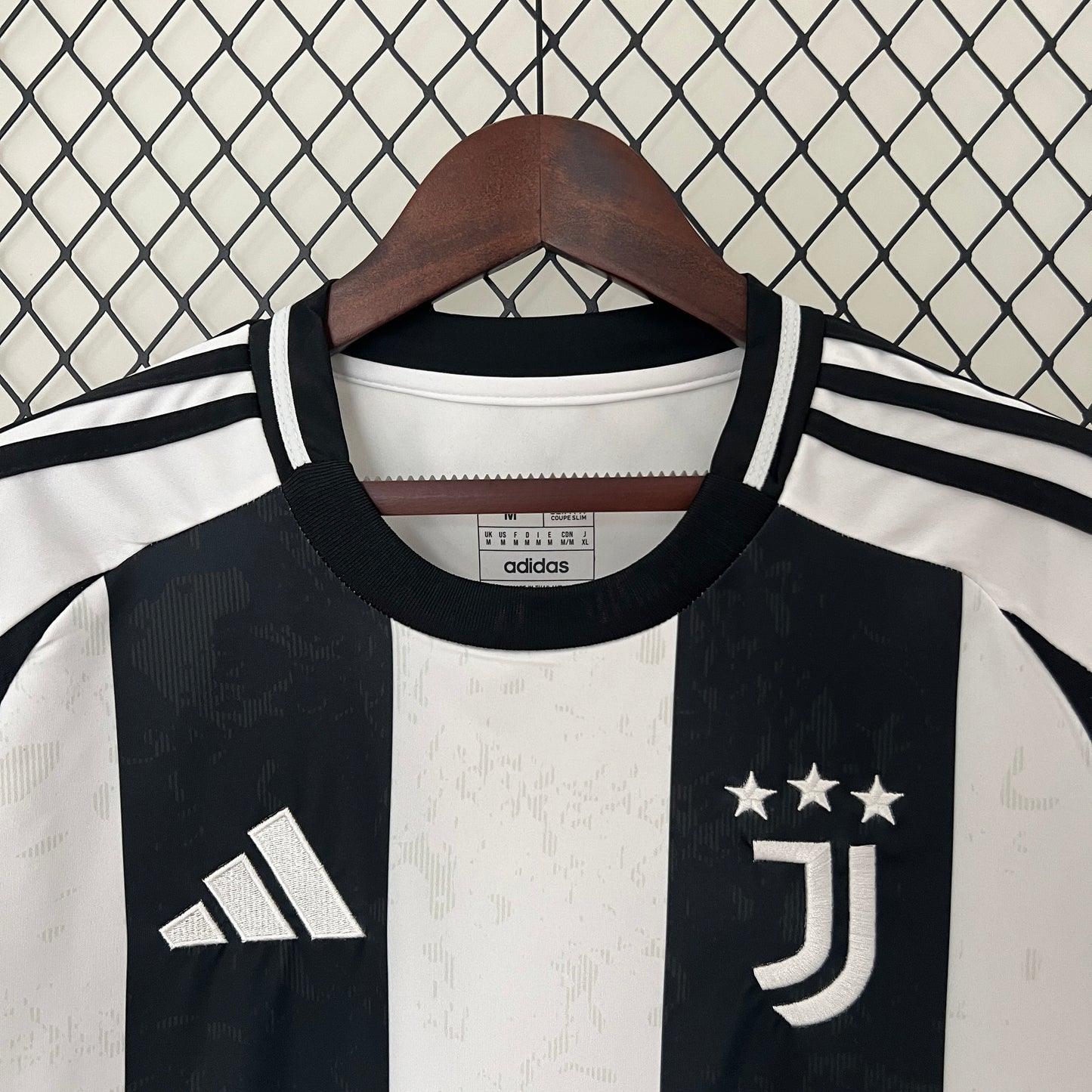 Juventus 24/25 Home Shirt