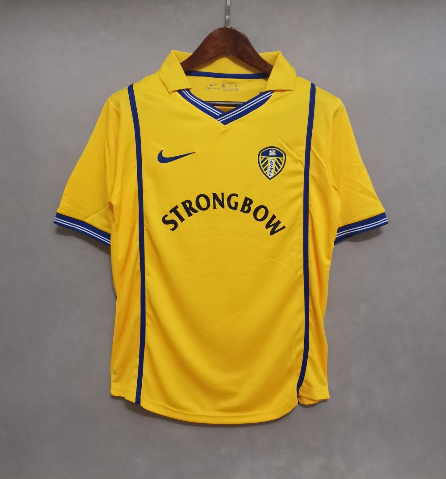 Leeds 00/01 Away