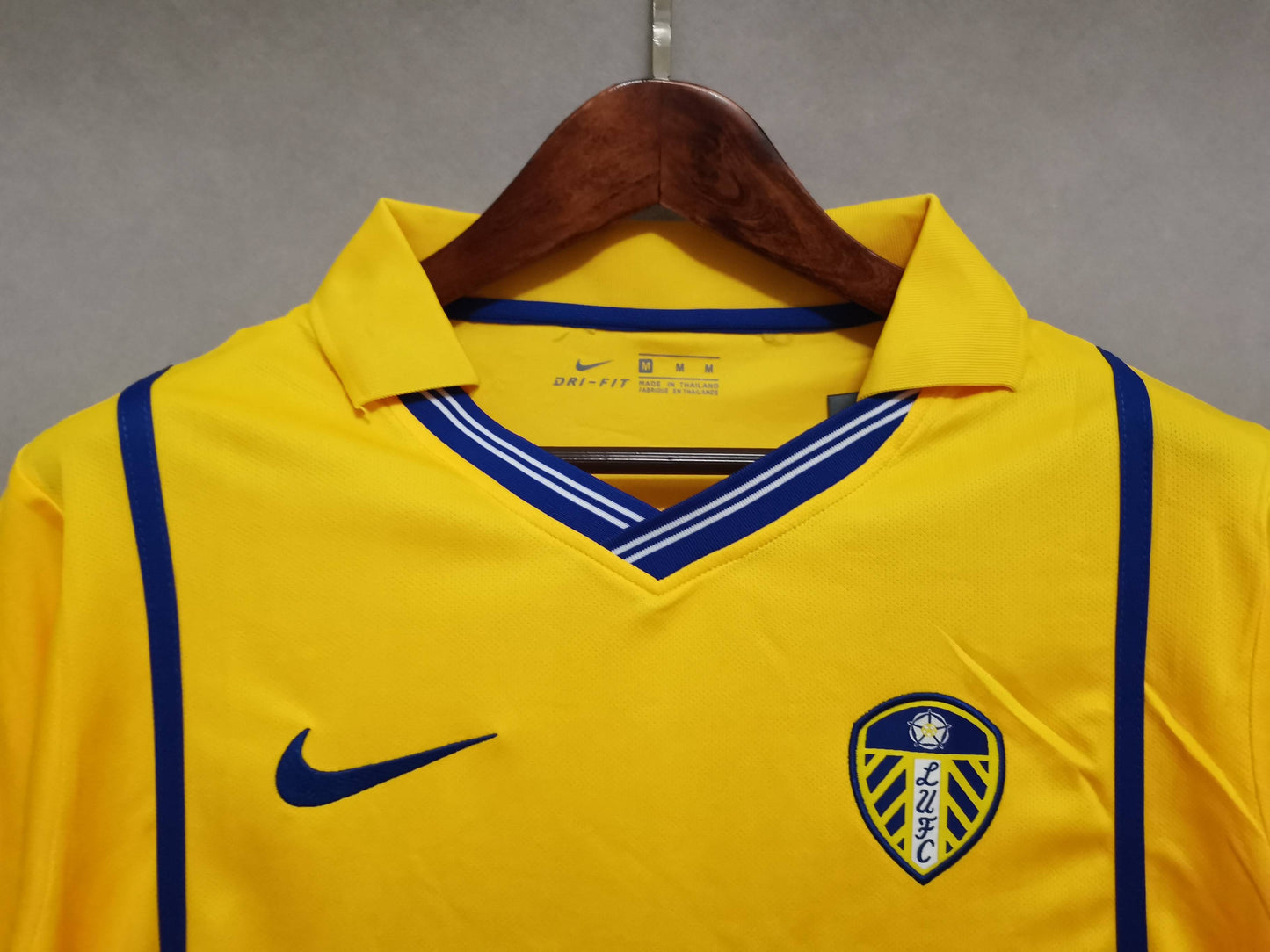 Leeds 00/01 Away