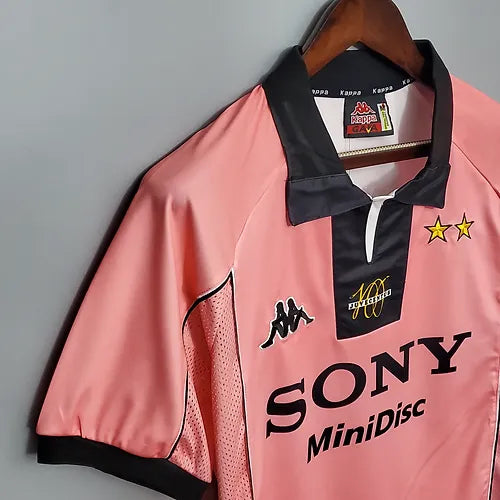 Juventus 97/98 Away