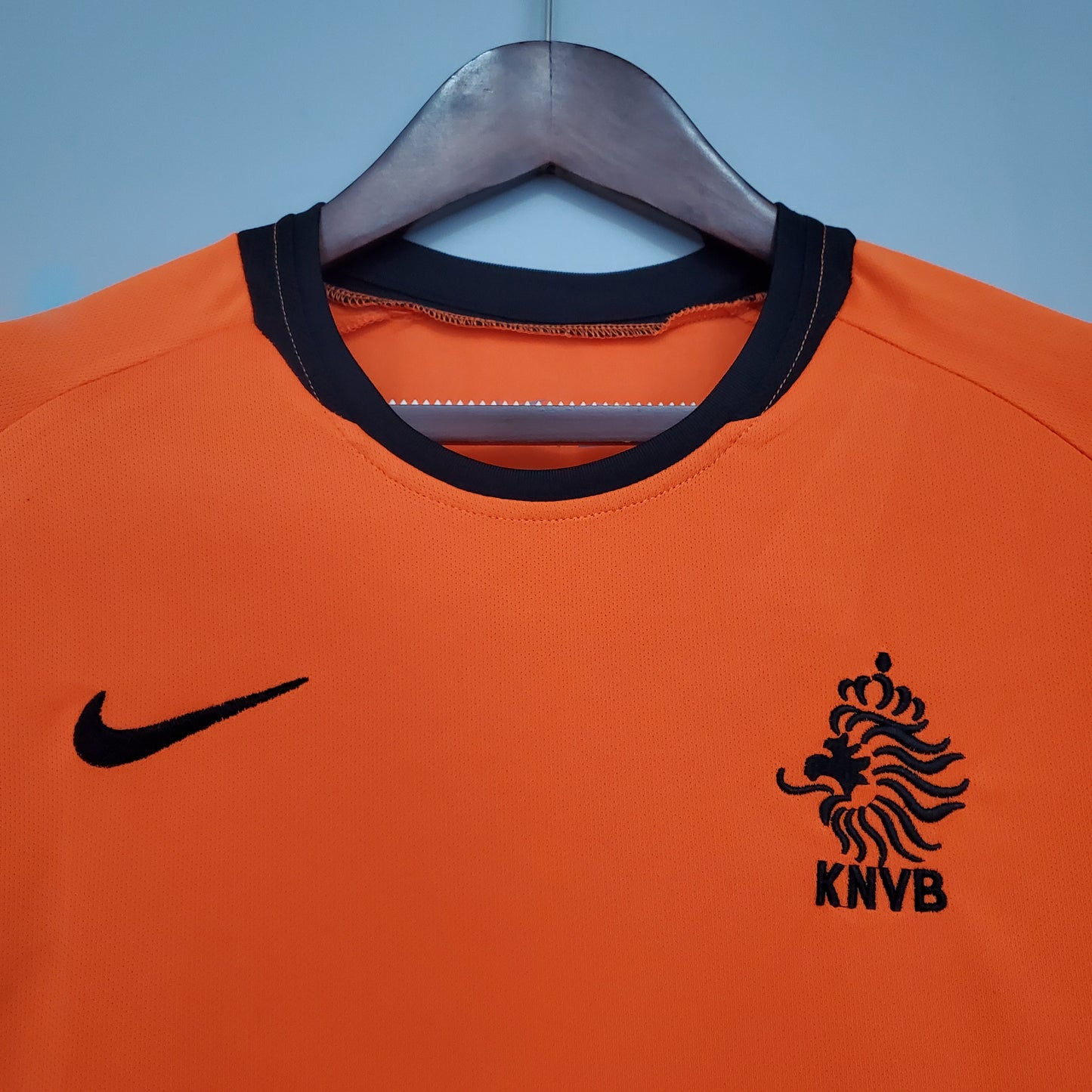 Holland 2002 Home